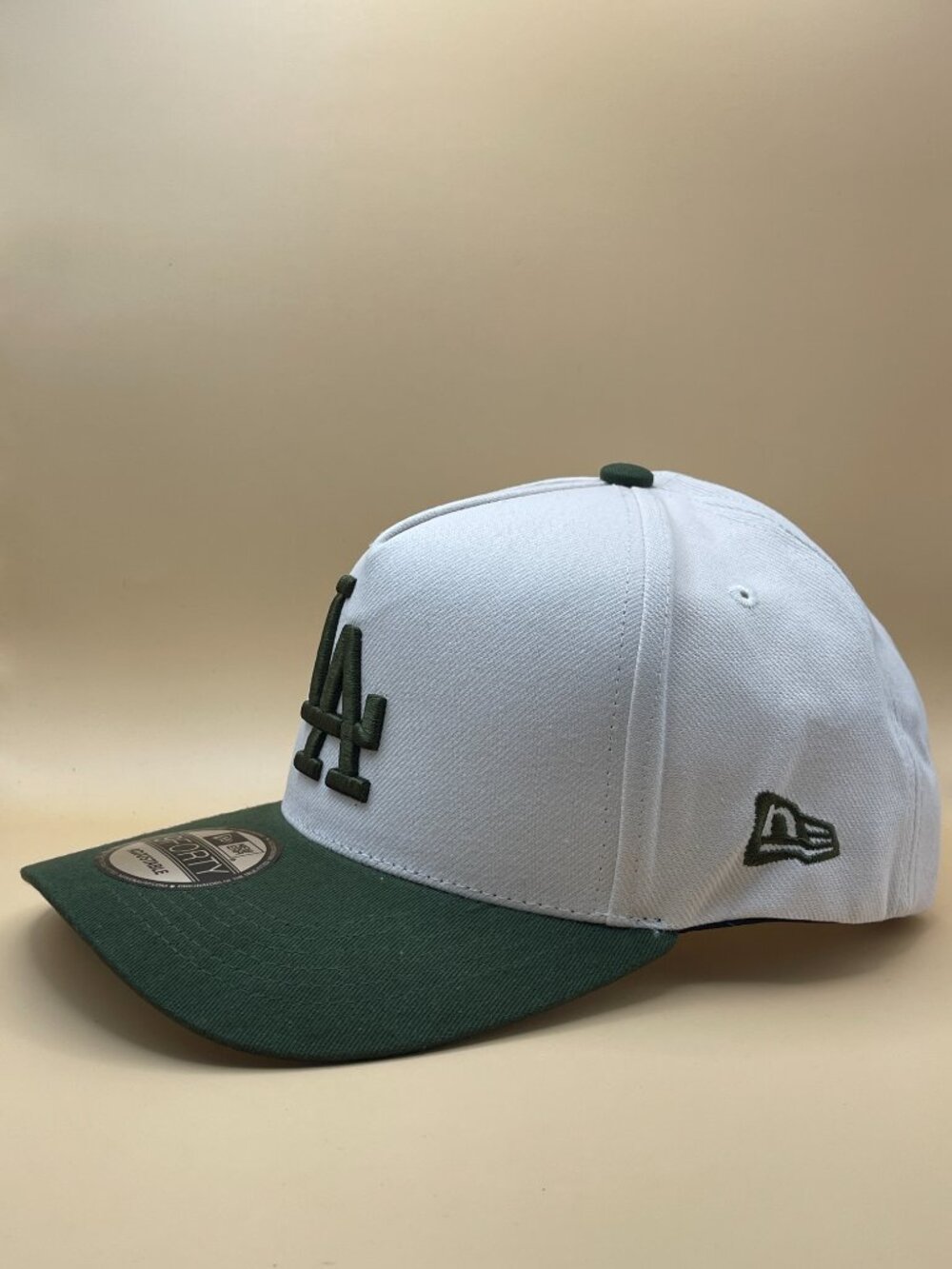 New Era 9FORTY LA Dodgers Two-Tone Cap Fresh, stylish, and bold - Picture 3 of 5